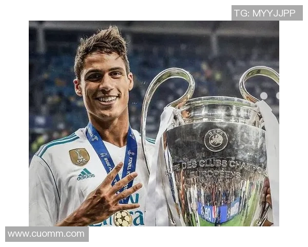 世界杯预选赛法国瓦拉内长传找到本泽马